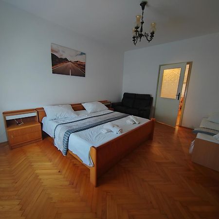 Apartments Kocijan Sukošan Esterno foto