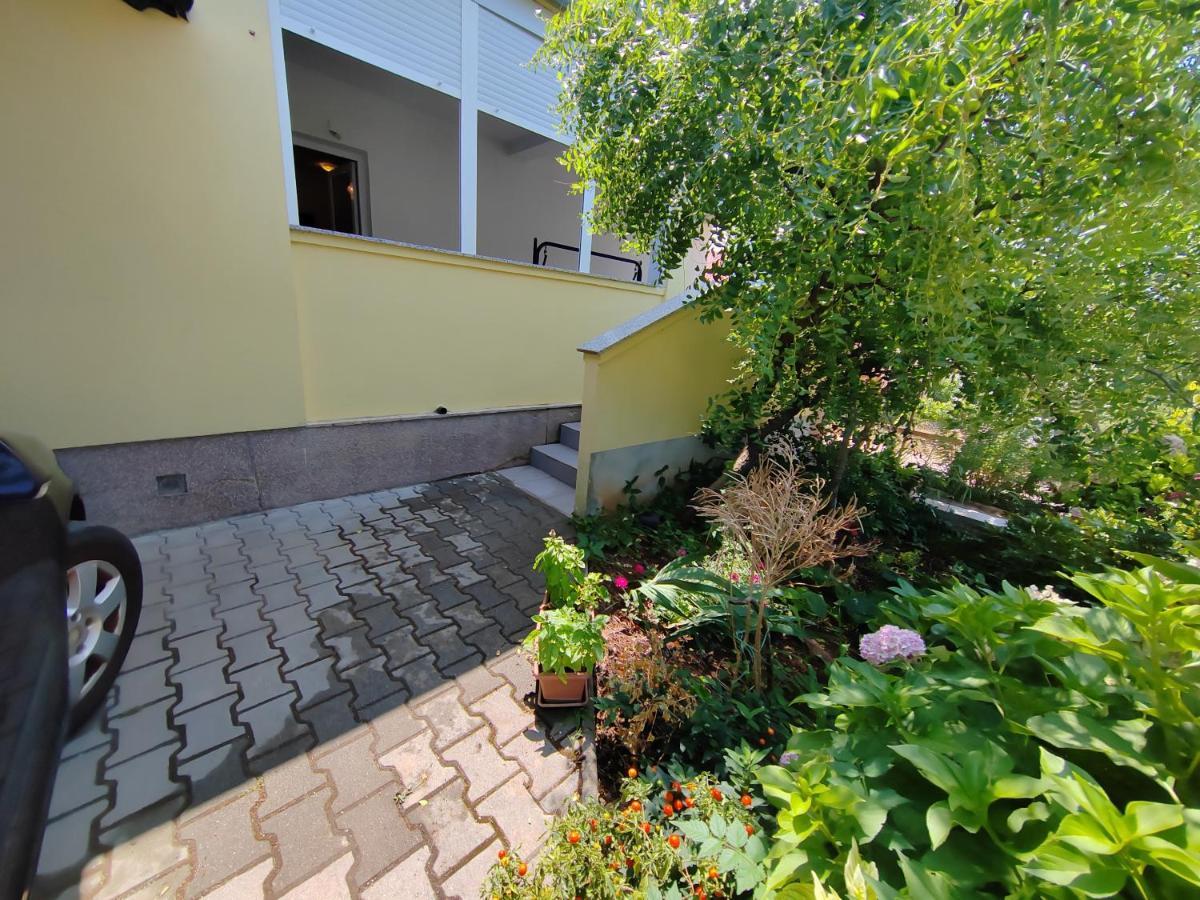 Apartments Kocijan Sukošan Esterno foto